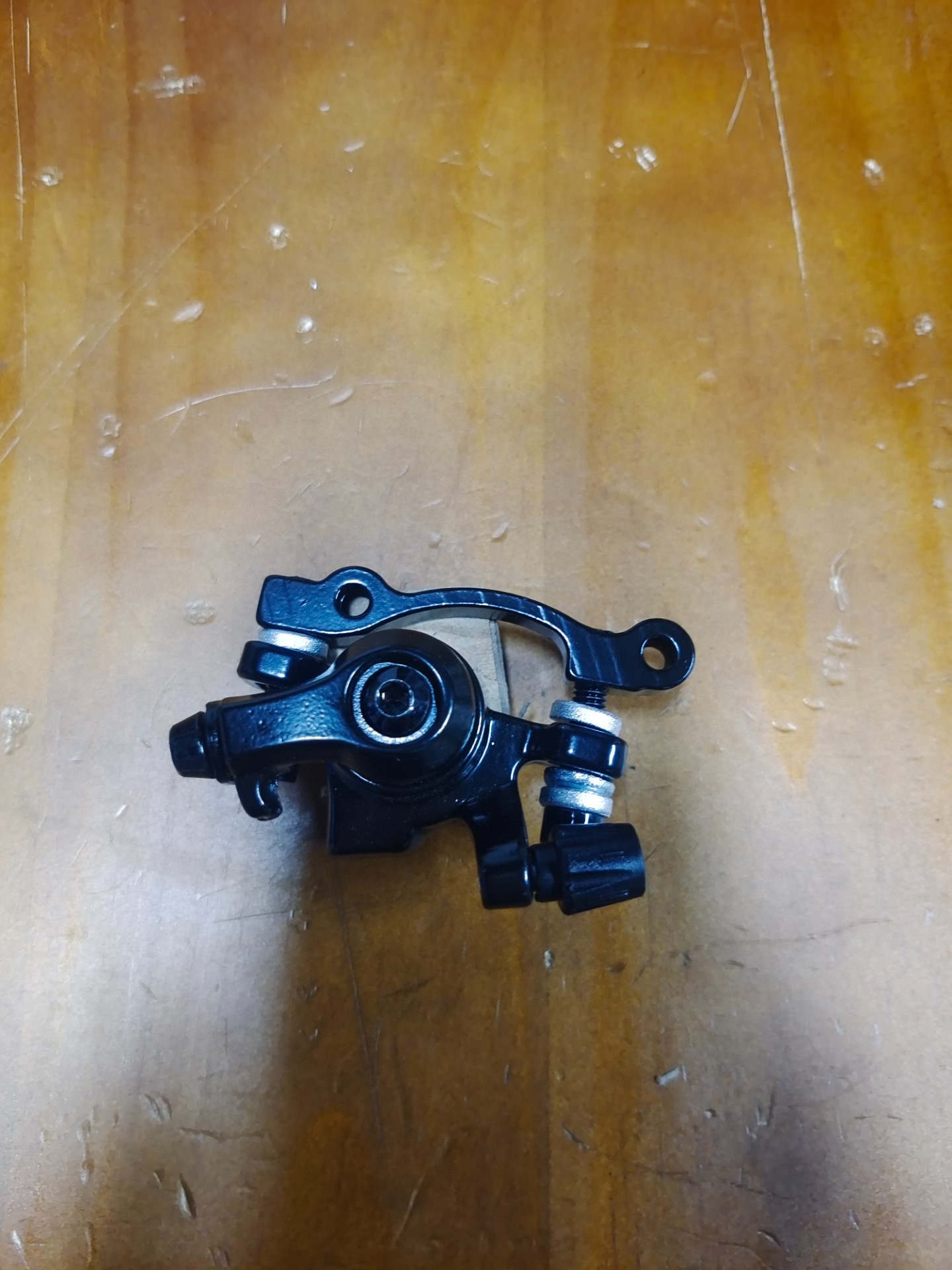 G3 Сиденье дискового тормоза (левая входная линия)