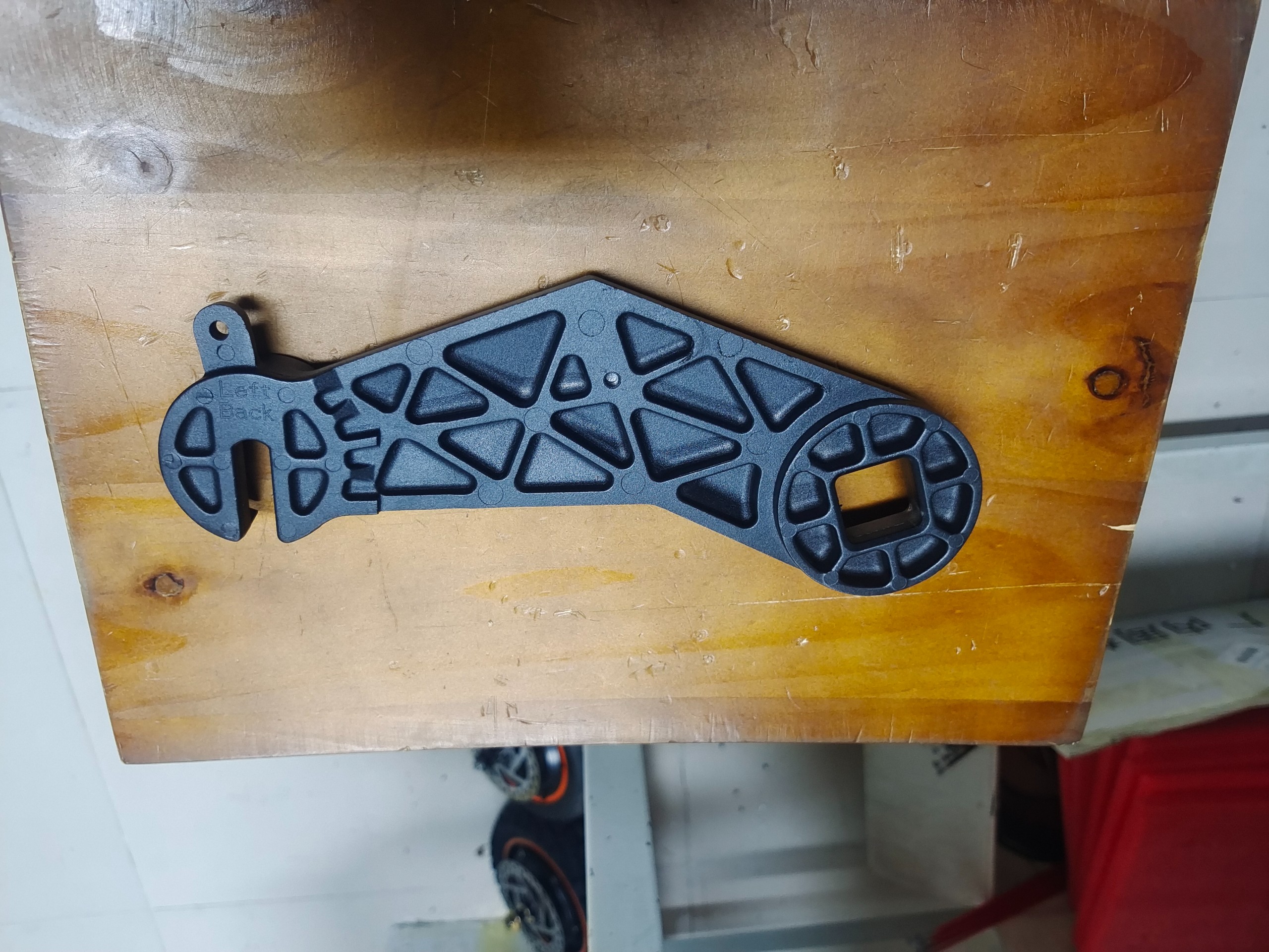 G3 Задний коромысло - левый